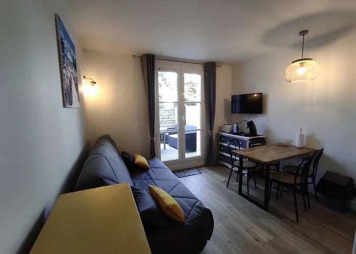Studio Avec Terrasse Et Parking 200M Plage Et Commerces